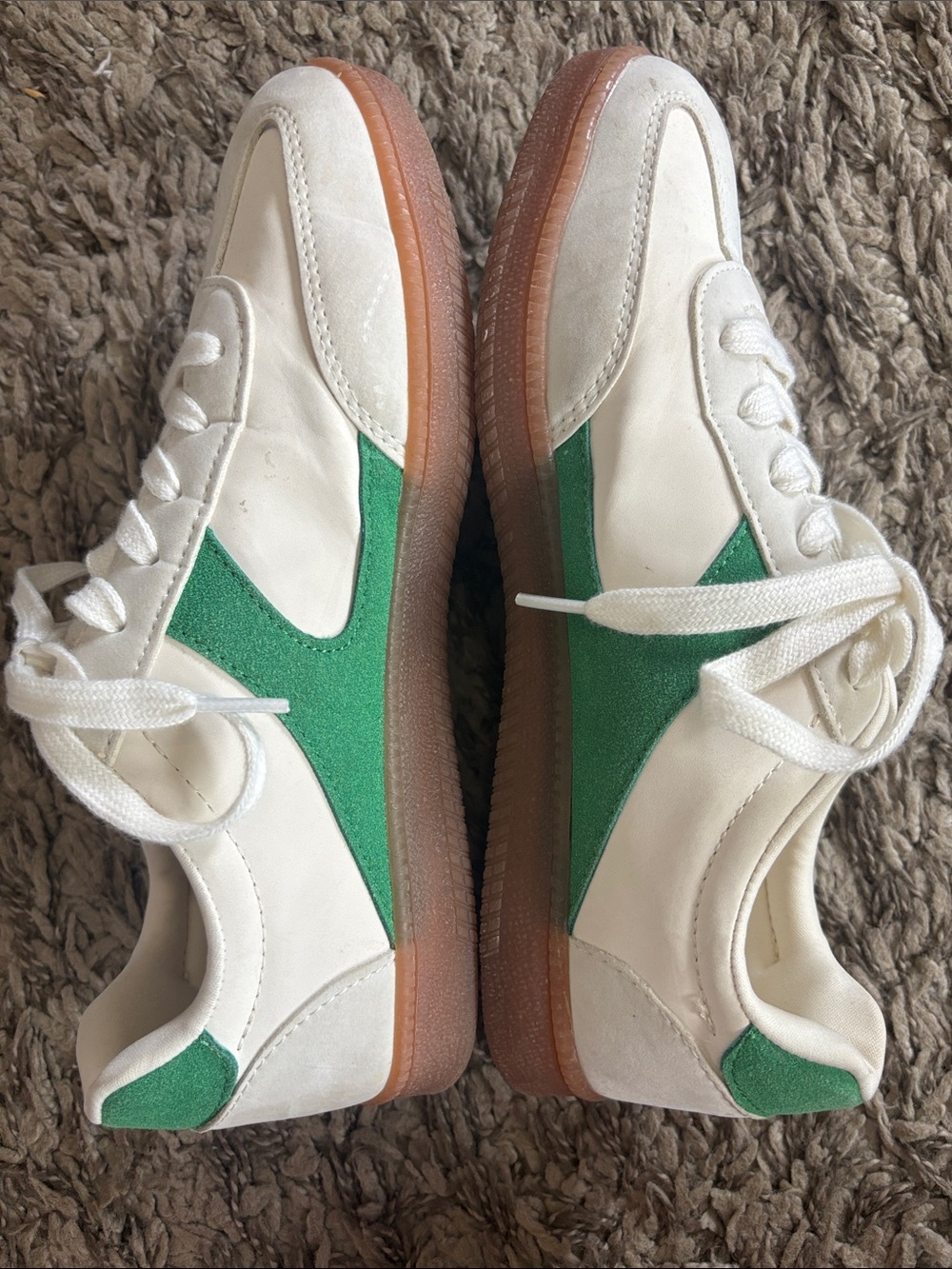 No Boundaries White and Green Low-Top Sneakers